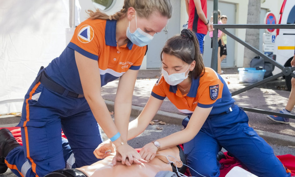 HOW TO FIRST AID