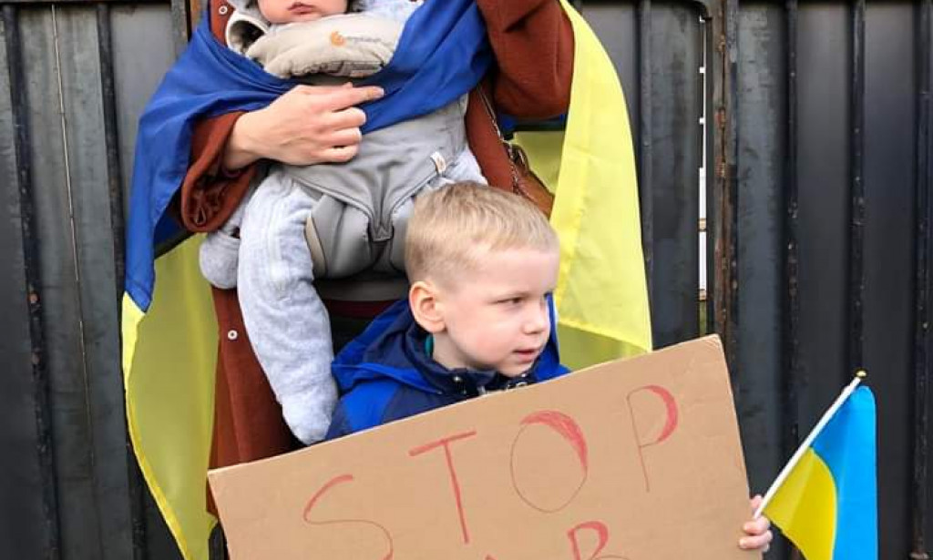 CHOOSE YOUR REFERENCE GROUP WISELY