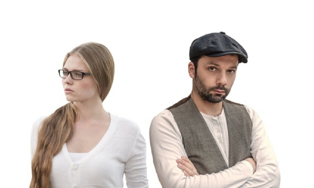 Silent Red Flags in A Relationship: 14 Important Signs you Shouldn’t Ignore