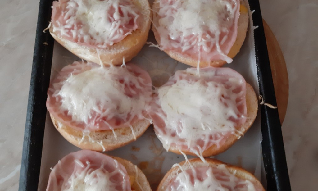 Zapečene pizzove žemle