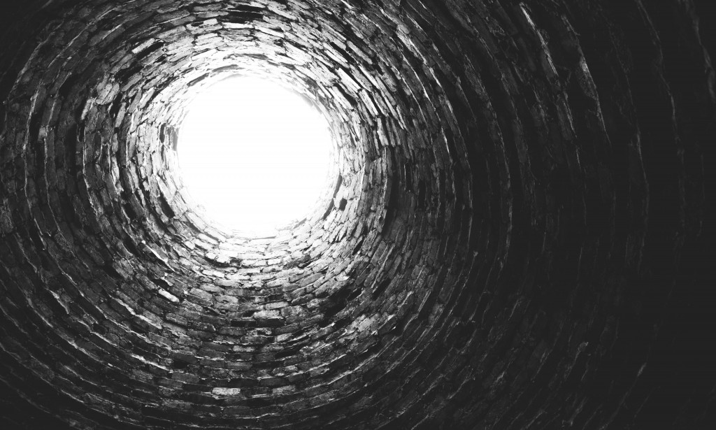 WOMAN THROWS NEIGHBOUR'S BABY INTO WELL, THE OTHER DOES SAME TO HER.