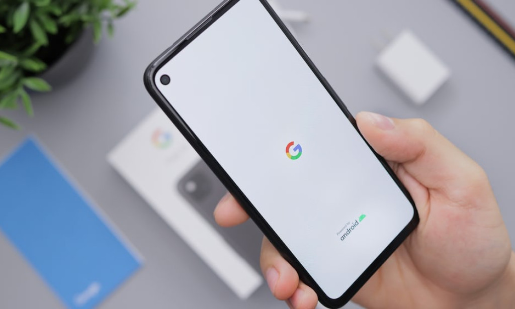 Google Accidentally Distributes Free Money to Random Pixel Users