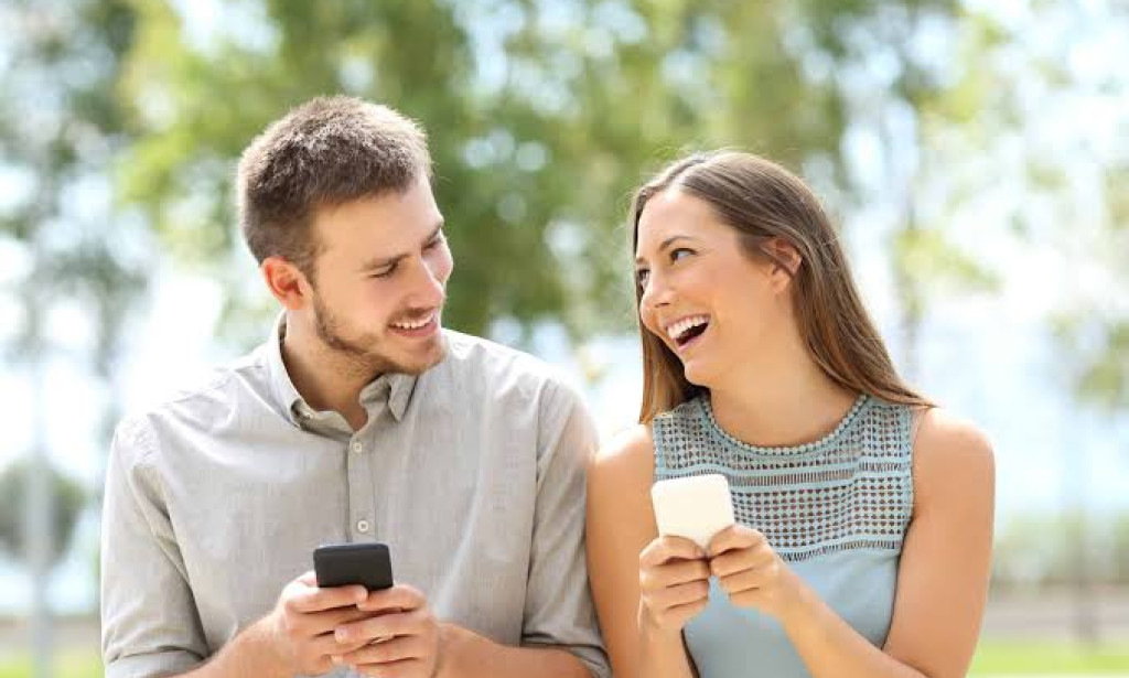 5 Signs That Show A Girl Is Interested In You