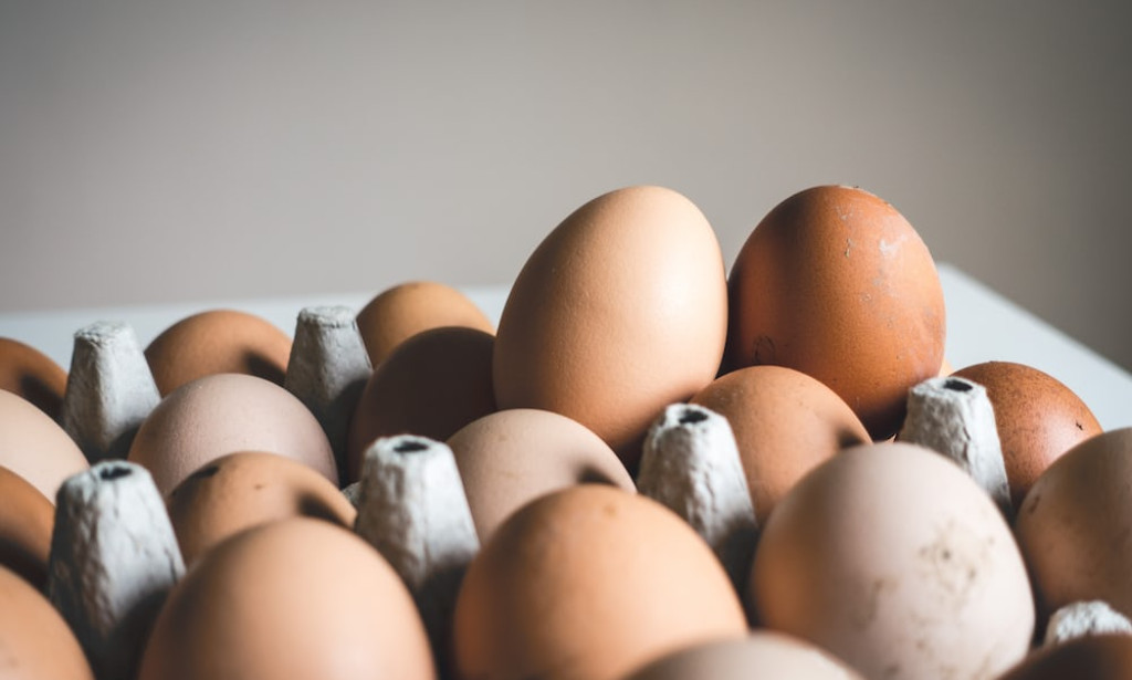 10 HEALTH BENEFITS OF EATING EGGS.