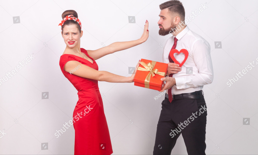 Unveiling the  signs: If  she Does these five Things,  she Don't  love you.