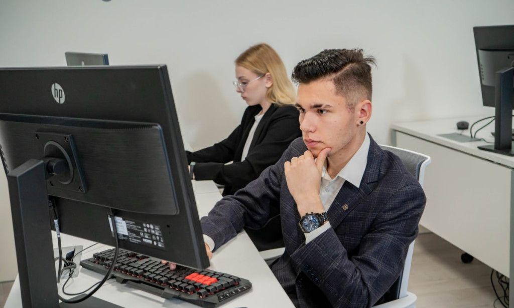 Beginner’s Guide to Applying for an Online English Teaching Position