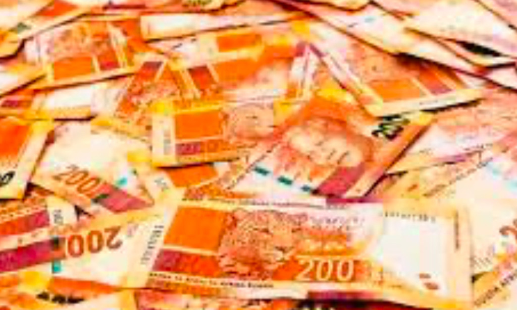 7 Reasons Why Many South Africans Struggle to Get Through the Month Financially