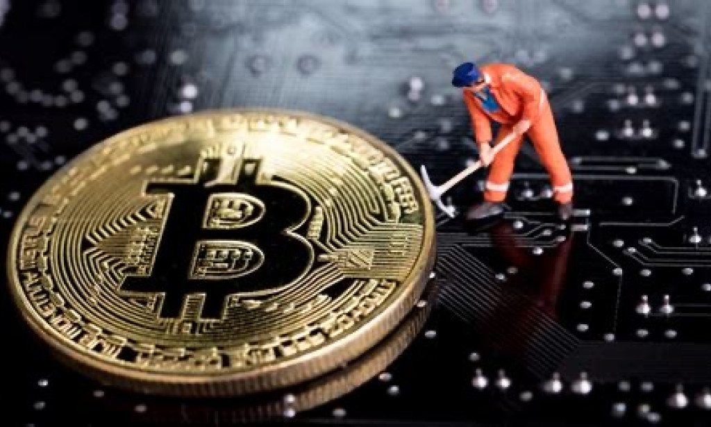 Is Bitcoin Mining Still a Profitable Soure of Income in 2025?