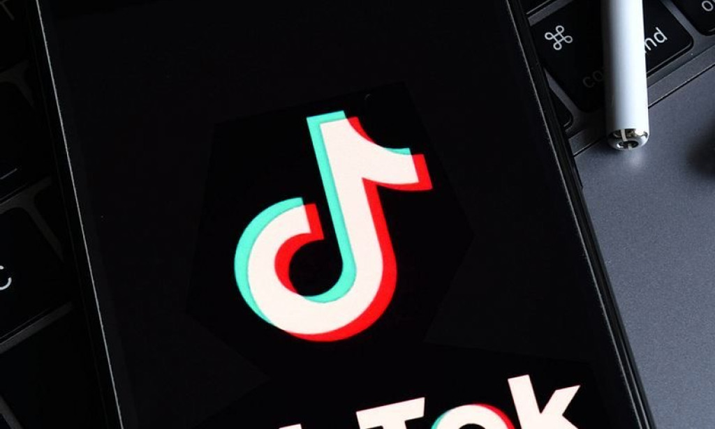 How Stringy My Outfit Choice Can Change My Likes on TikTok?