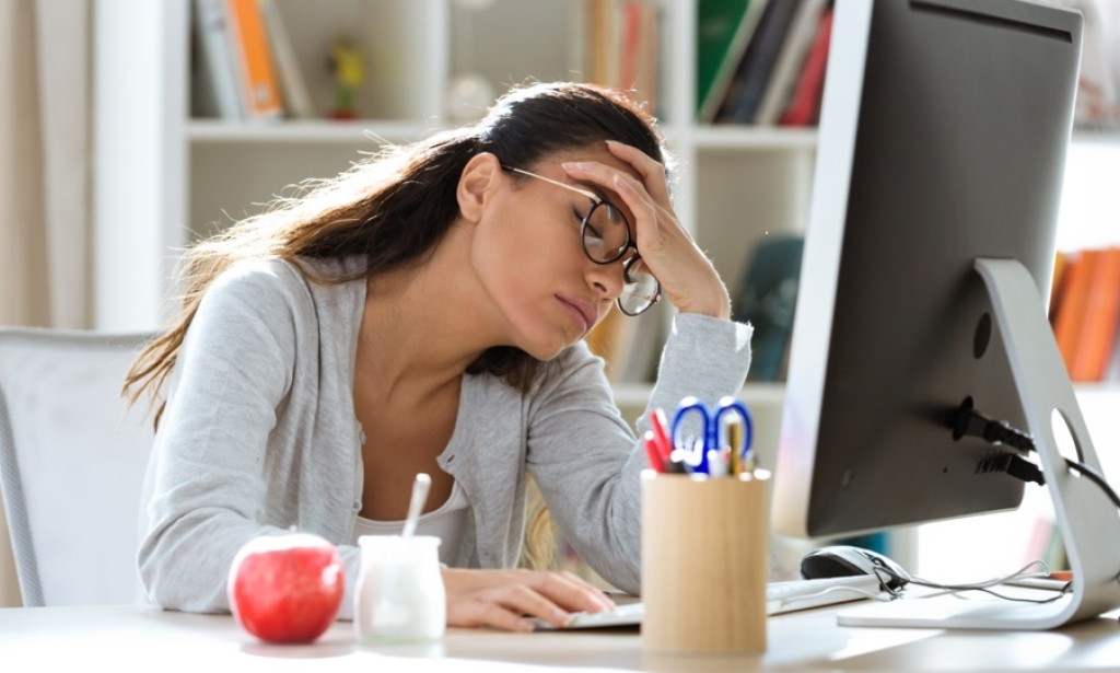 Caffeine-Free Ways to Clear Brain Fog While Working from Home