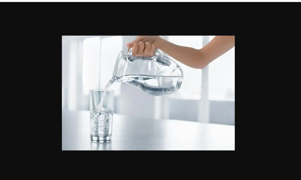 💧 You’ve Been Drinking Water Wrong — Here’s How to Fix It