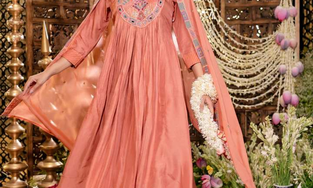 Ethnic Wear Every Woman Needs: Timeless Wardrobe Staples