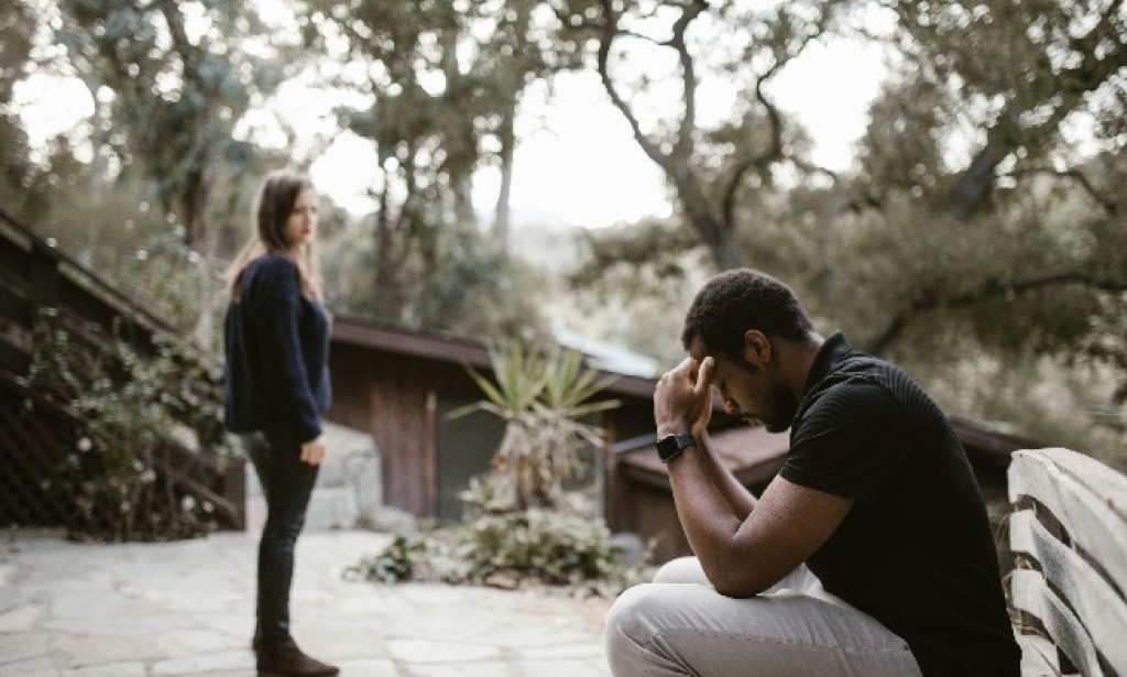 The One Communication Rule That Saves Relationships From Falling Apart
